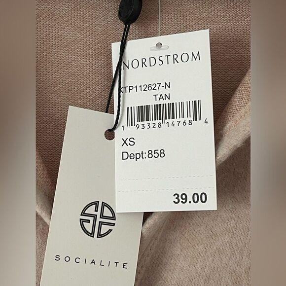 Socialite Split Neck Fleece Top - Picture 4 of 4